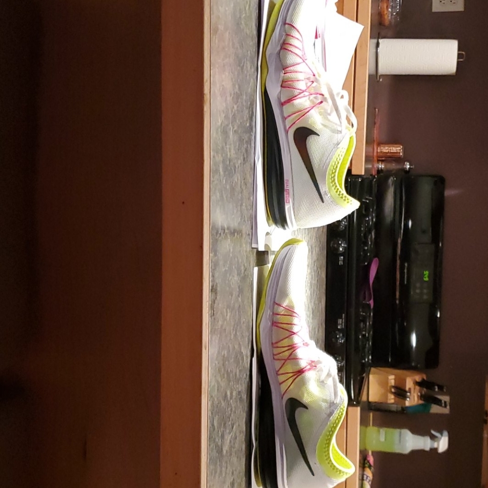 Nike Sneakers - Picture 1 of 4